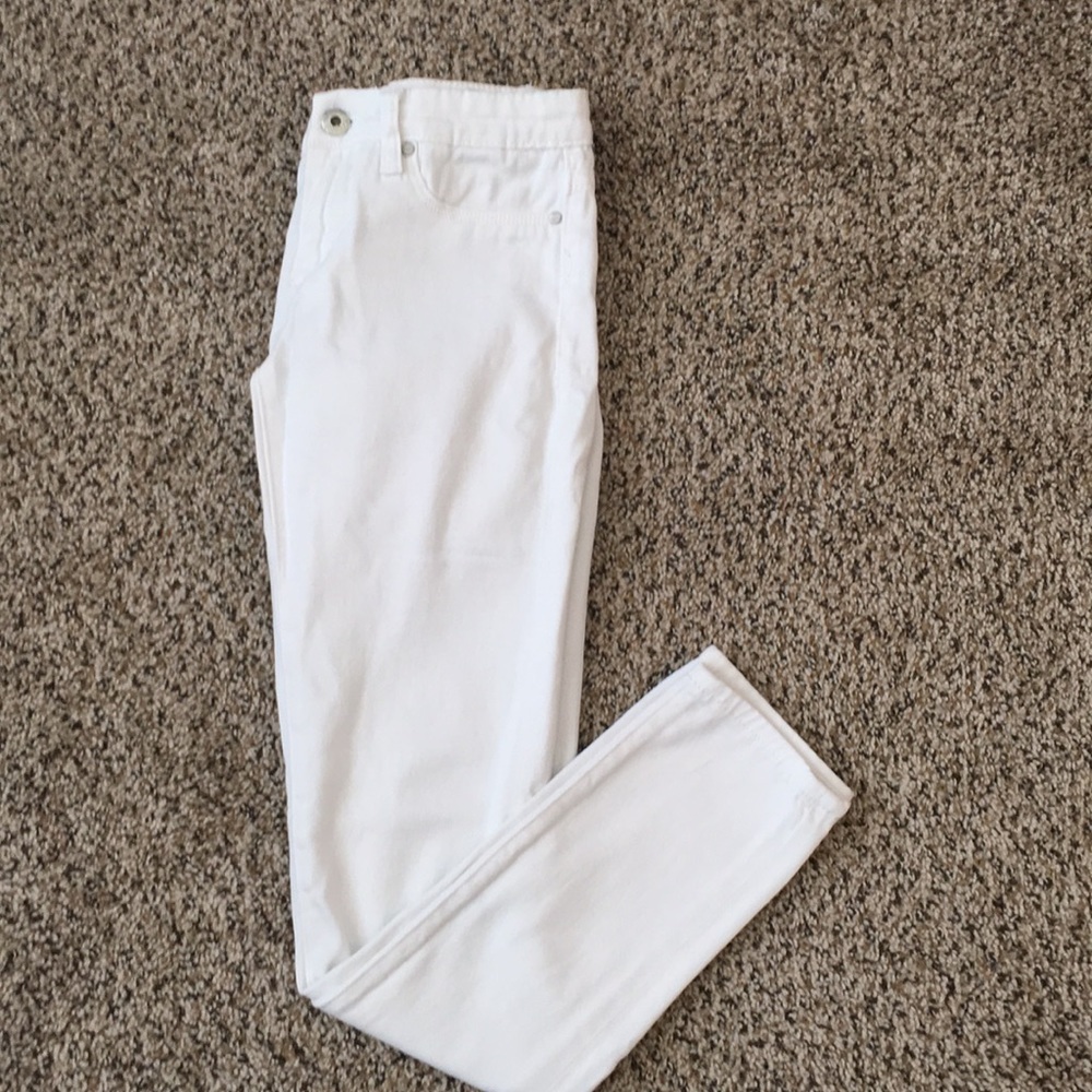 BLANK NYC white straight leg jeans - size 25